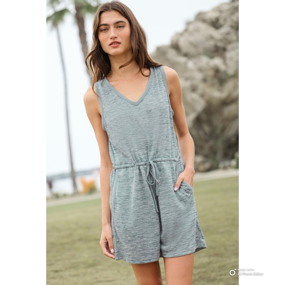 Cupshe Heather Grey Blue Drawstring Waist Jersey Romper Size Large NWT Beach - Picture 10 of 17